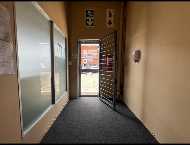252M² WAREHOUSE TO LET IN HENNOPSPARK